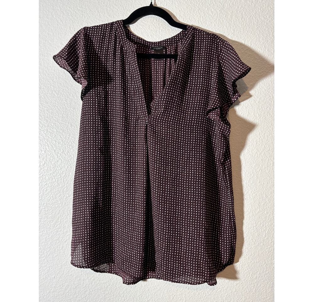 Ann Taylor Factory Size XL Maroon Dotted Flutter Sleeve Split V-Neck Top